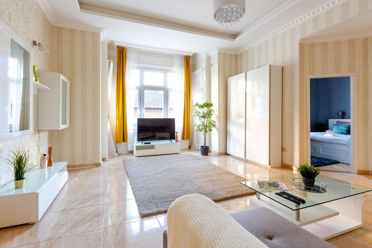 Luxury Downtown Home By Anna Budapesta Exterior foto